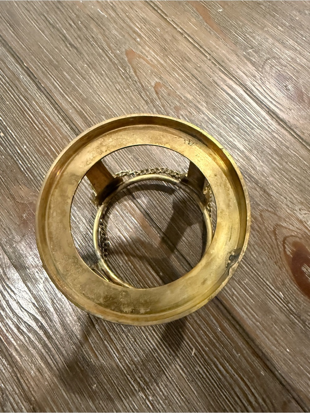 Vintage brass lion head chain stand holder - Picture 4 of 5